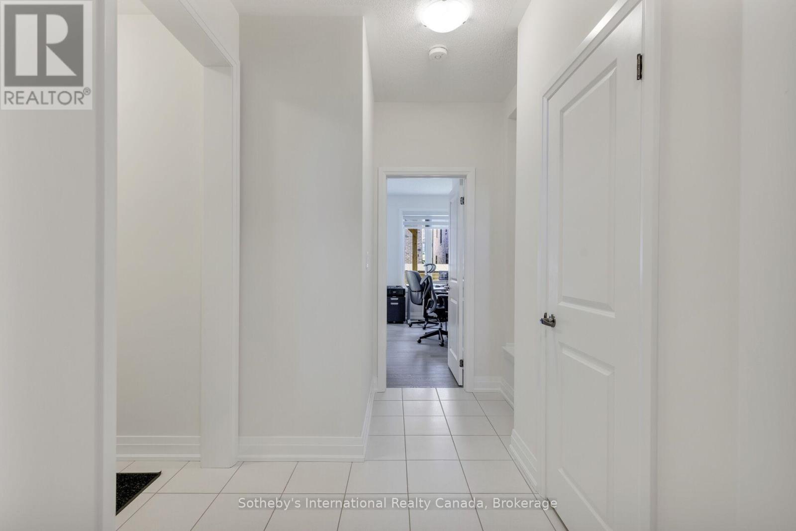 1492 Yellow Rose Circle, Oakville, Ontario  L6M 4G3 - Photo 35 - W12946828