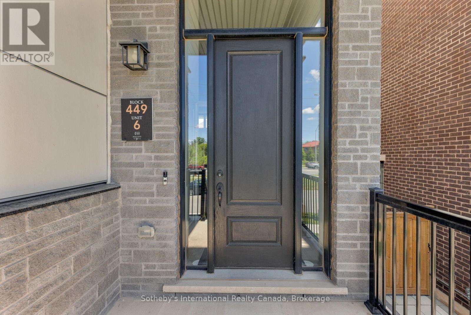 1492 Yellow Rose Circle, Oakville, Ontario  L6M 4G3 - Photo 4 - W12946828