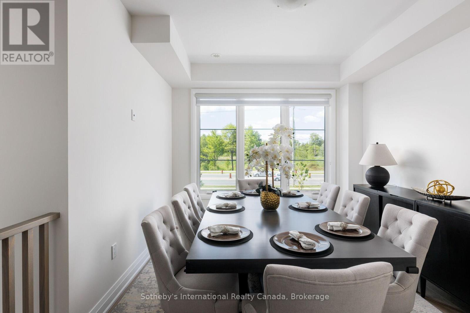 1492 Yellow Rose Circle, Oakville, Ontario  L6M 4G3 - Photo 8 - W12946828