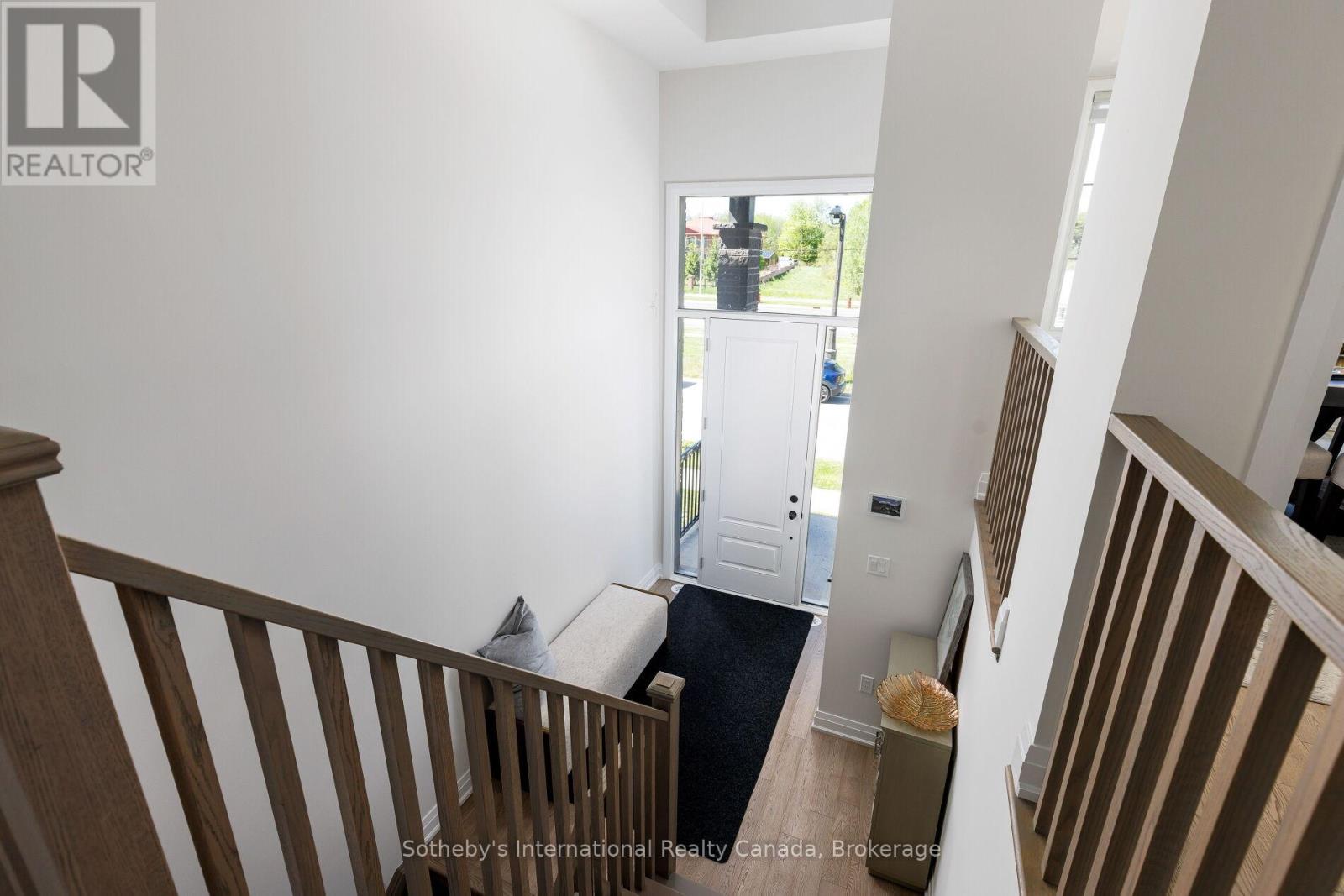 1492 Yellow Rose Circle, Oakville, Ontario  L6M 4G3 - Photo 5 - W12946828
