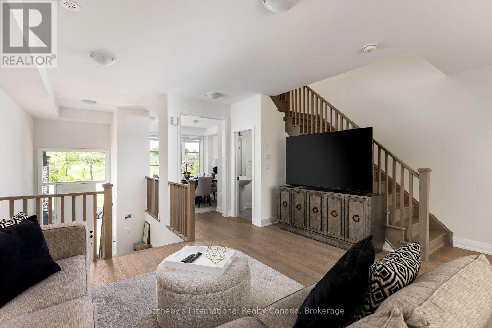 1492 Yellow Rose Circle, Oakville, Ontario  L6M 4G3 - Photo 7 - W12946828