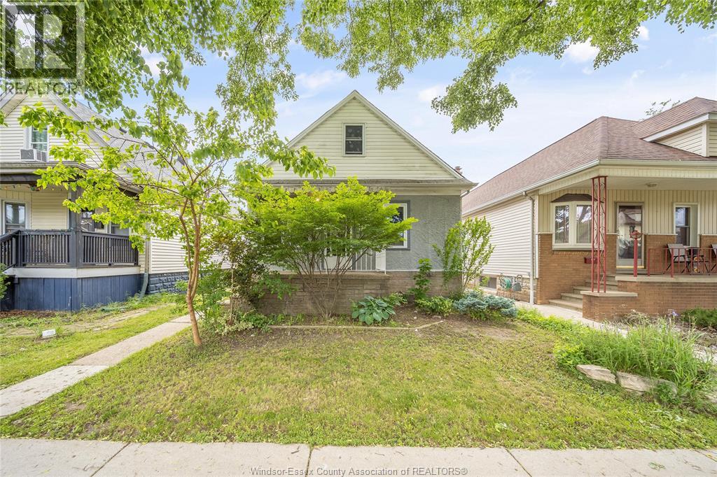 1153 GLADSTONE AVENUE, Windsor, Ontario