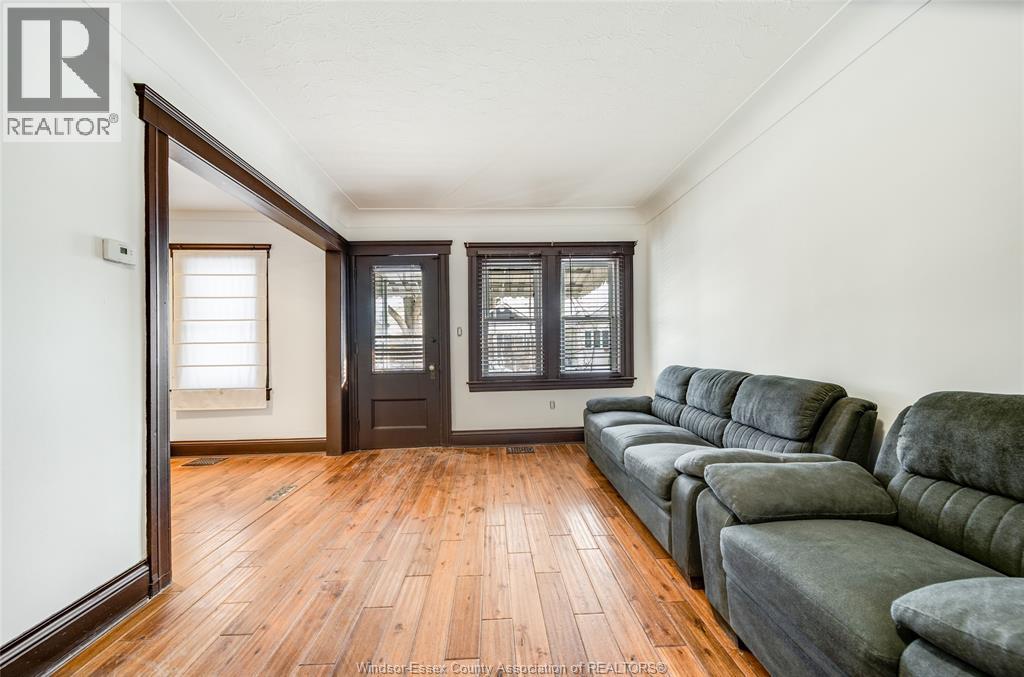 1153 Gladstone Avenue, Windsor, Ontario  N9A 2R9 - Photo 11 - 26012223