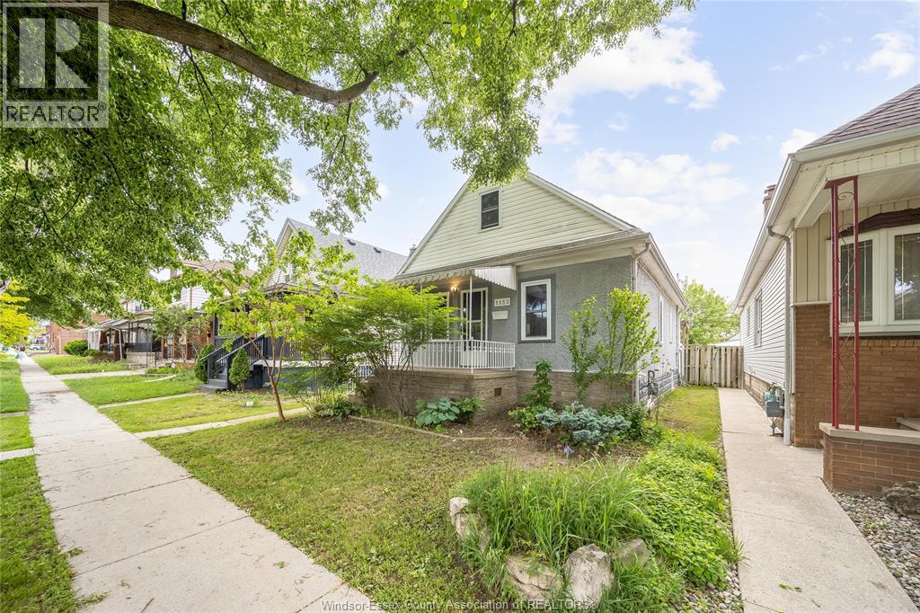 1153 Gladstone Avenue, Windsor, Ontario  N9A 2R9 - Photo 3 - 26012223