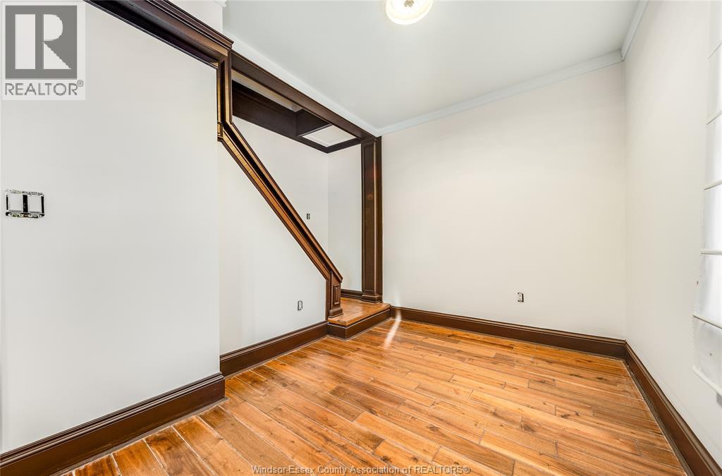 1153 Gladstone Avenue, Windsor, Ontario  N9A 2R9 - Photo 5 - 26012223