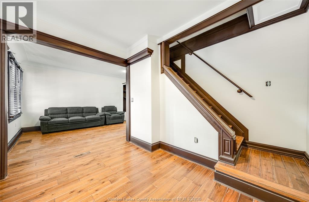 1153 Gladstone Avenue, Windsor, Ontario  N9A 2R9 - Photo 7 - 26012223