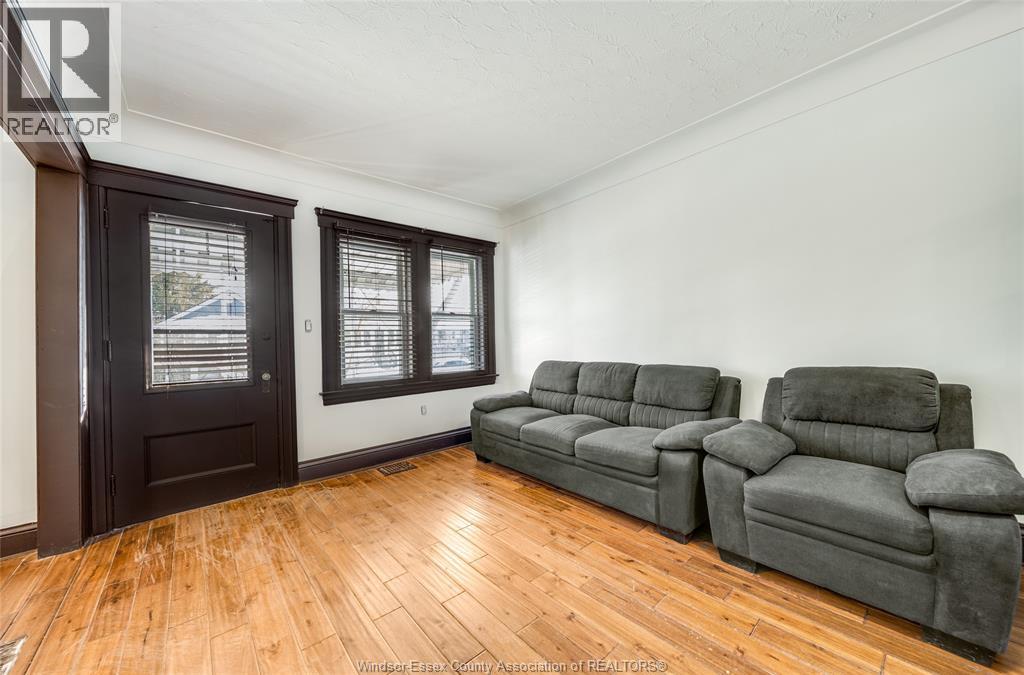 1153 Gladstone Avenue, Windsor, Ontario  N9A 2R9 - Photo 8 - 26012223