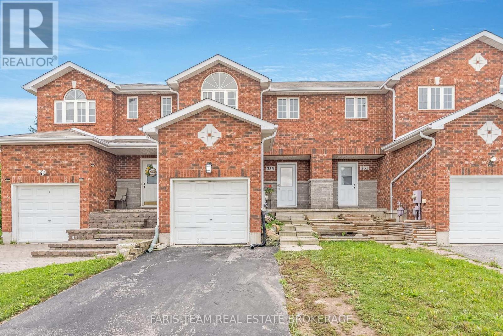 233 Stanley Street, Barrie, Ontario  L4M 6X9 - Photo 1 - S13212612