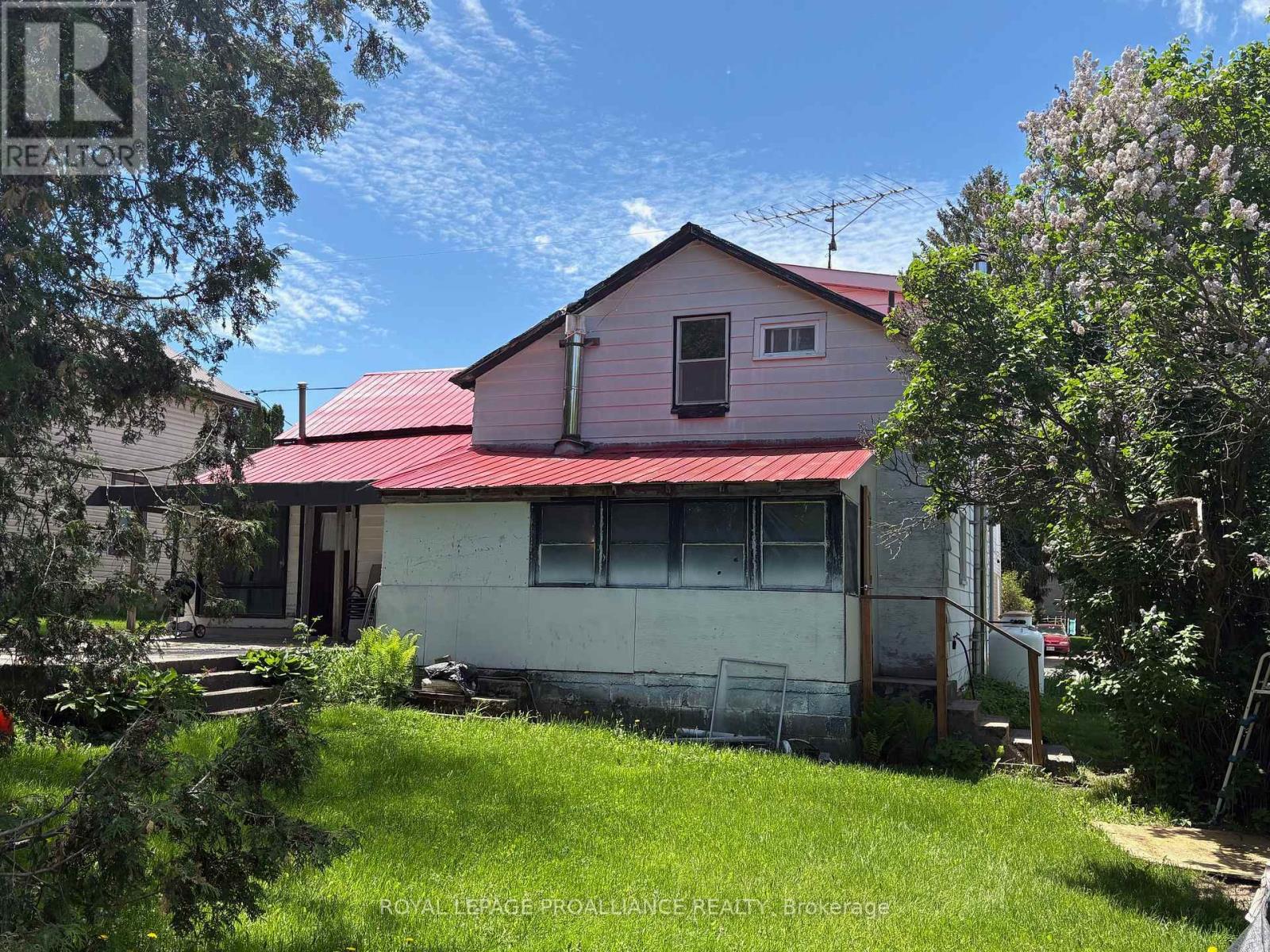 25 Thomas Street, Tweed, Ontario  K0K 3H0 - Photo 3 - X12801932