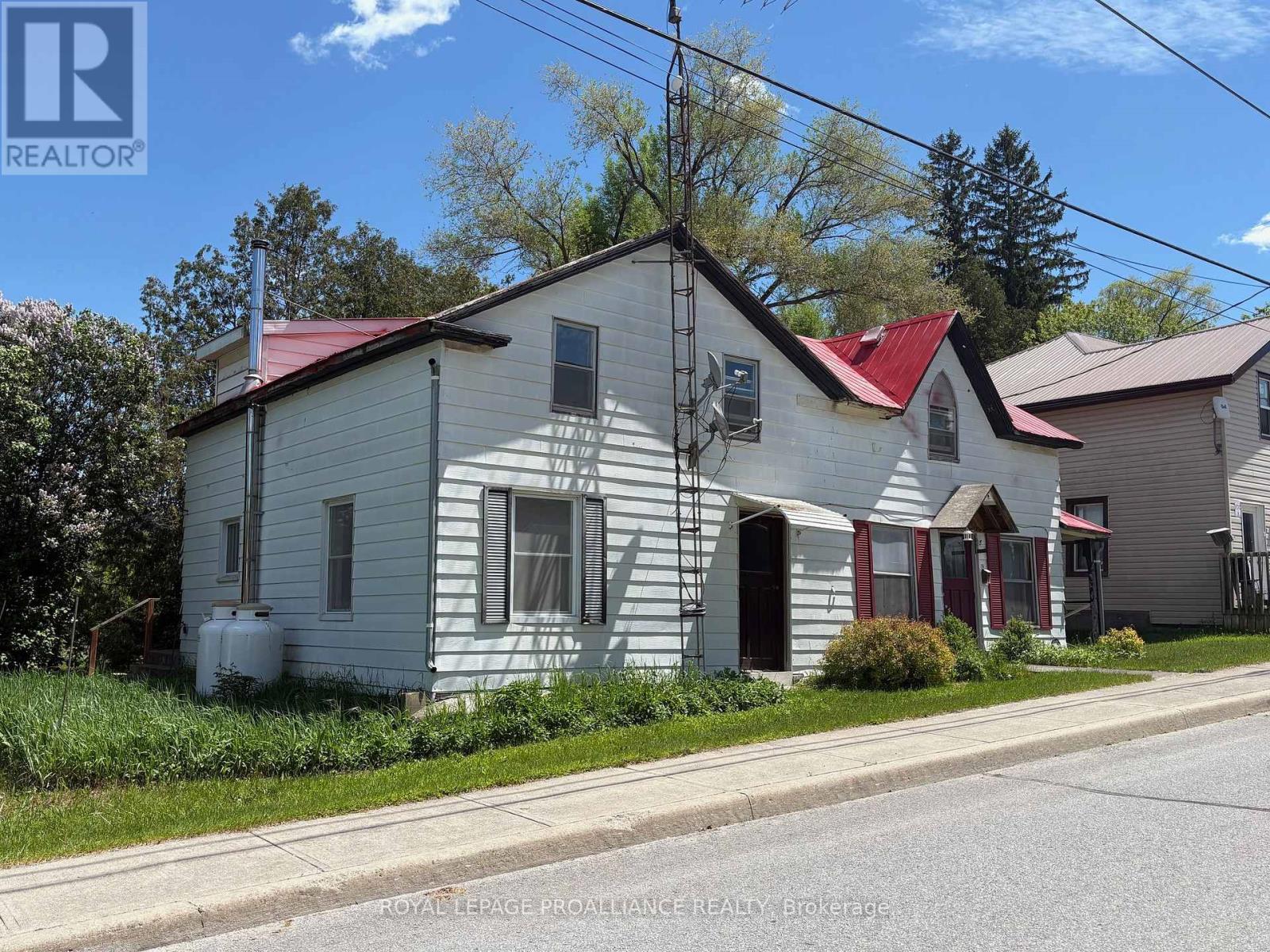 25 Thomas Street, Tweed, Ontario  K0K 3H0 - Photo 2 - X12801932