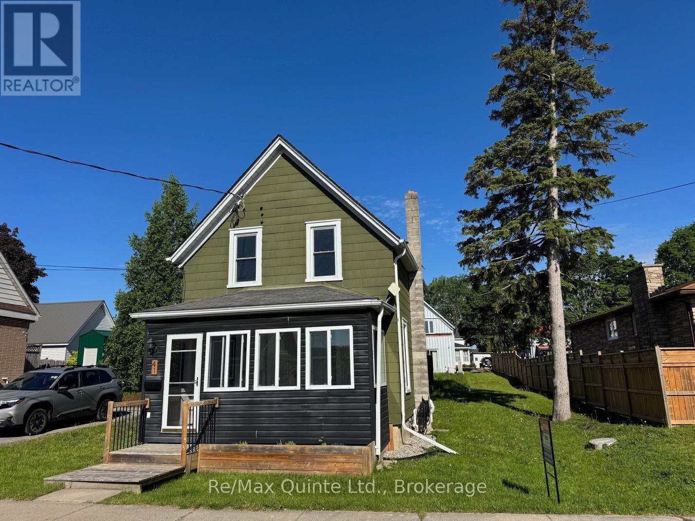 41 HILL STREET, Prince Edward County, Ontario