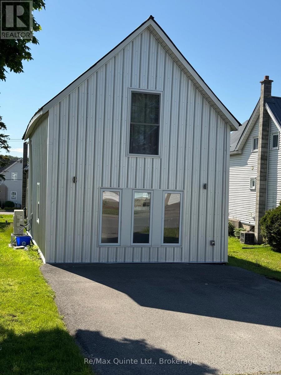 41 Hill Street, Prince Edward County, Ontario  K0K 2T0 - Photo 11 - X13211312