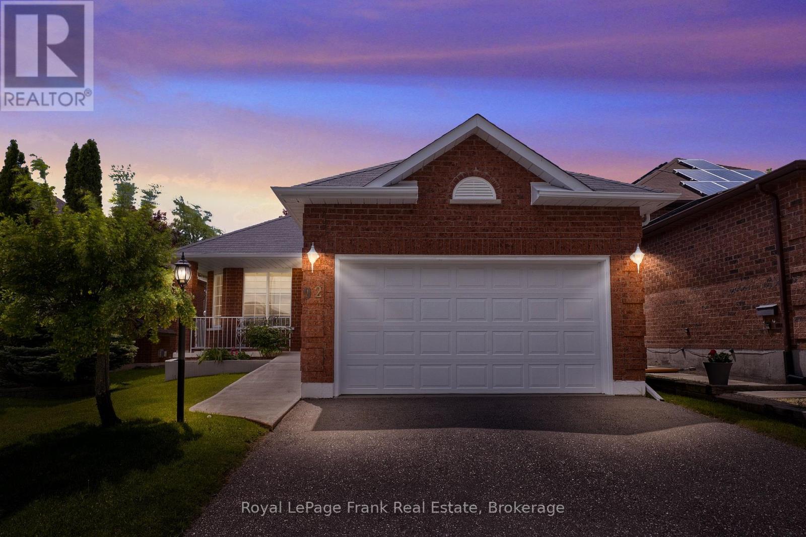 92 West Side Drive, Clarington, Ontario  L1C 4Y9 - Photo 1 - E13213306