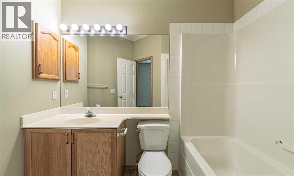 44 Prestwick Pond Terrace Se, Calgary, Alberta  T2Z 3Z8 - Photo 15 - A2312751
