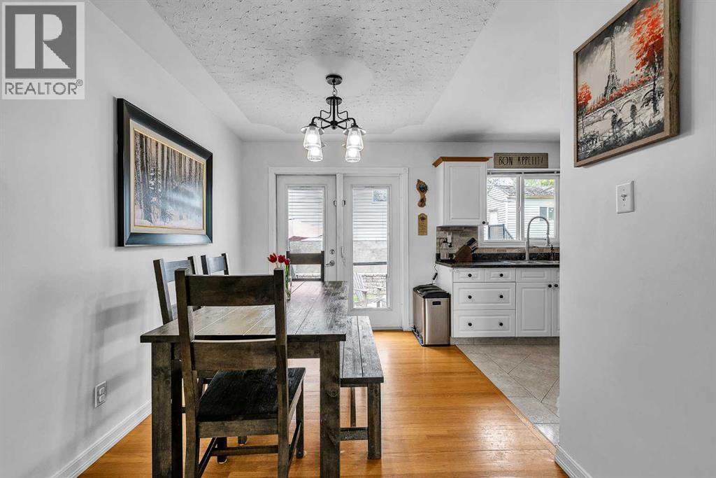 5935 Thornton Road NW, Calgary, Alberta  T2K 3C3 - Photo 9 - A2314397