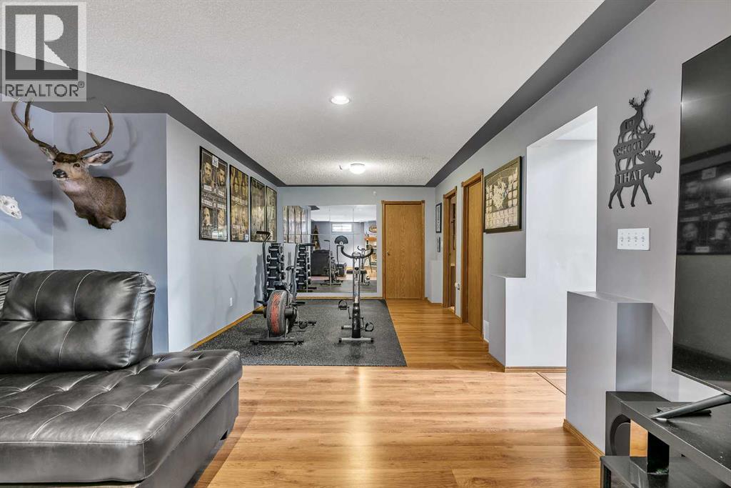 5935 Thornton Road NW, Calgary, Alberta  T2K 3C3 - Photo 24 - A2314397
