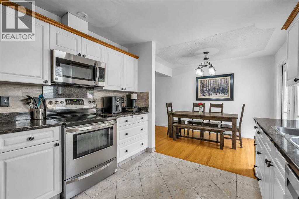 5935 Thornton Road NW, Calgary, Alberta  T2K 3C3 - Photo 14 - A2314397