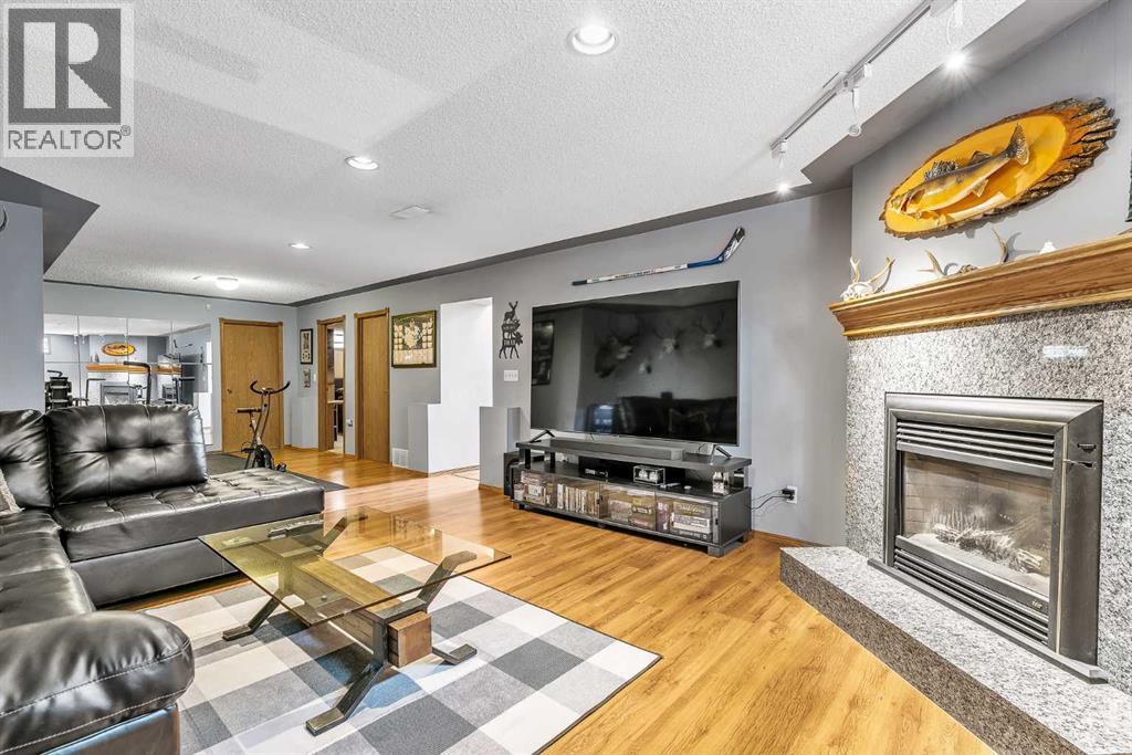 5935 Thornton Road NW, Calgary, Alberta  T2K 3C3 - Photo 23 - A2314397