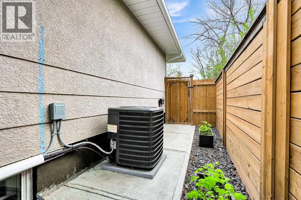 5935 Thornton Road NW, Calgary, Alberta  T2K 3C3 - Photo 36 - A2314397