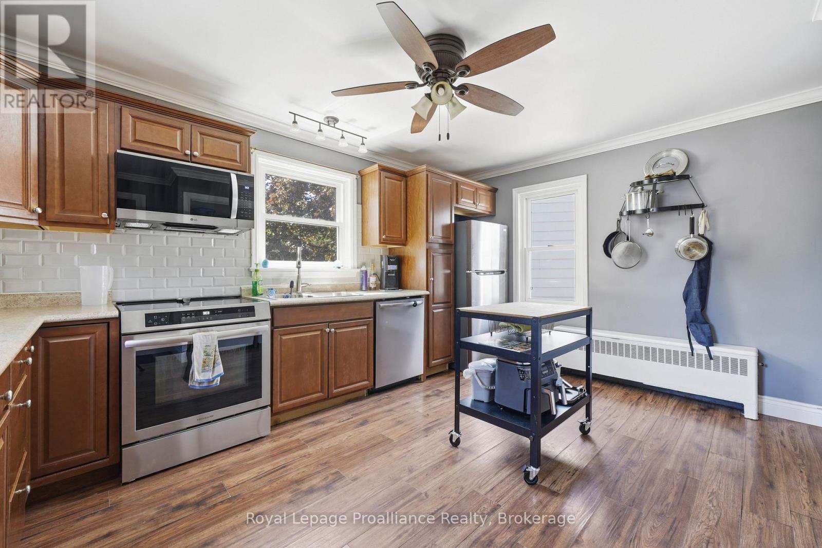 142 West Street, Quinte West, Ontario  K8V 2M5 - Photo 18 - X13212952