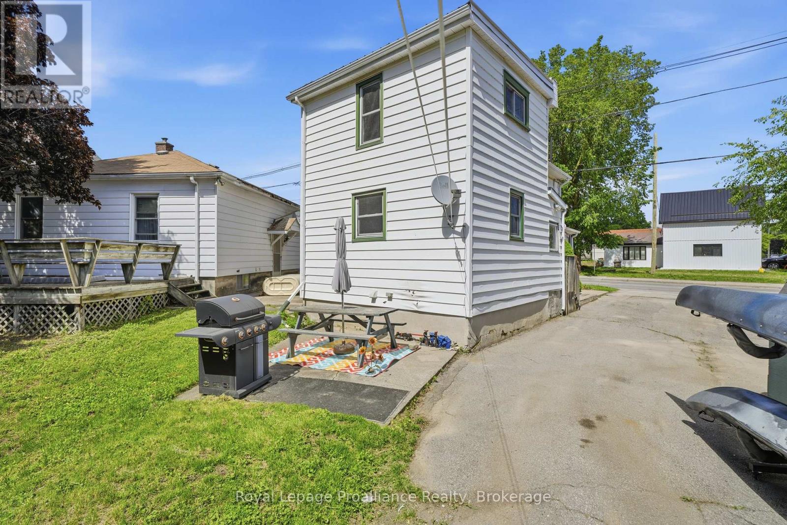 142 West Street, Quinte West, Ontario  K8V 2M5 - Photo 34 - X13212952