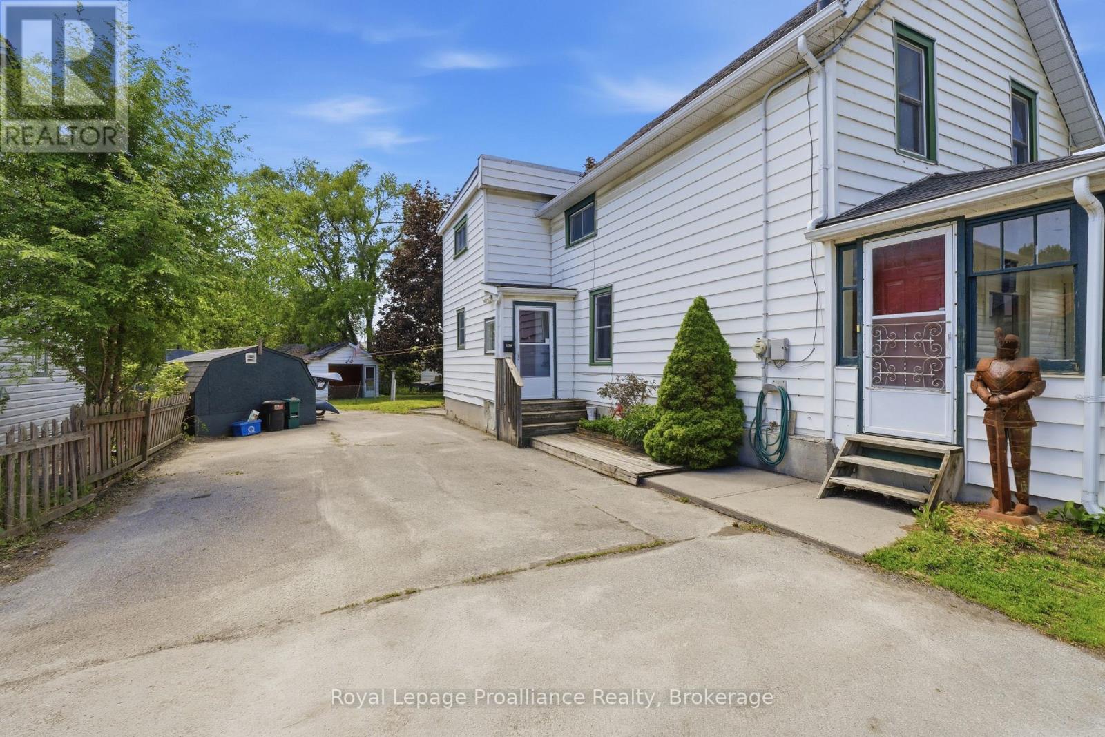 142 West Street, Quinte West, Ontario  K8V 2M5 - Photo 5 - X13212952