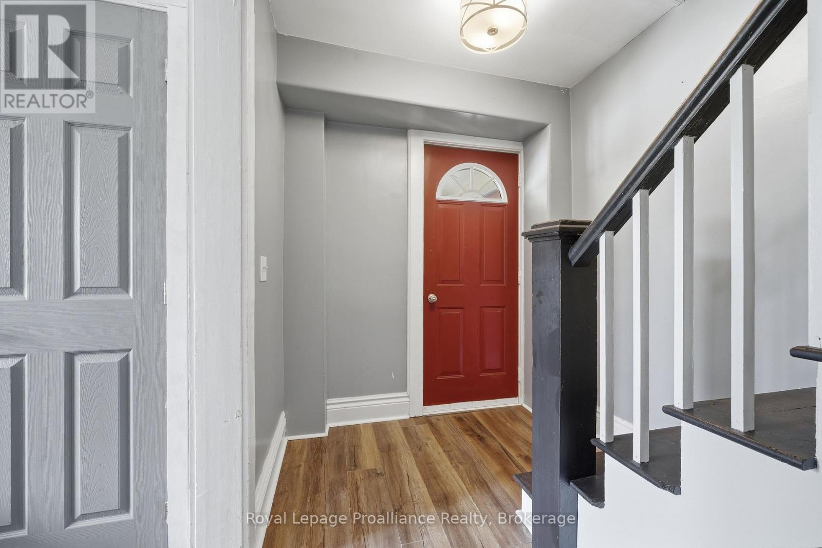 142 West Street, Quinte West, Ontario  K8V 2M5 - Photo 8 - X13212952