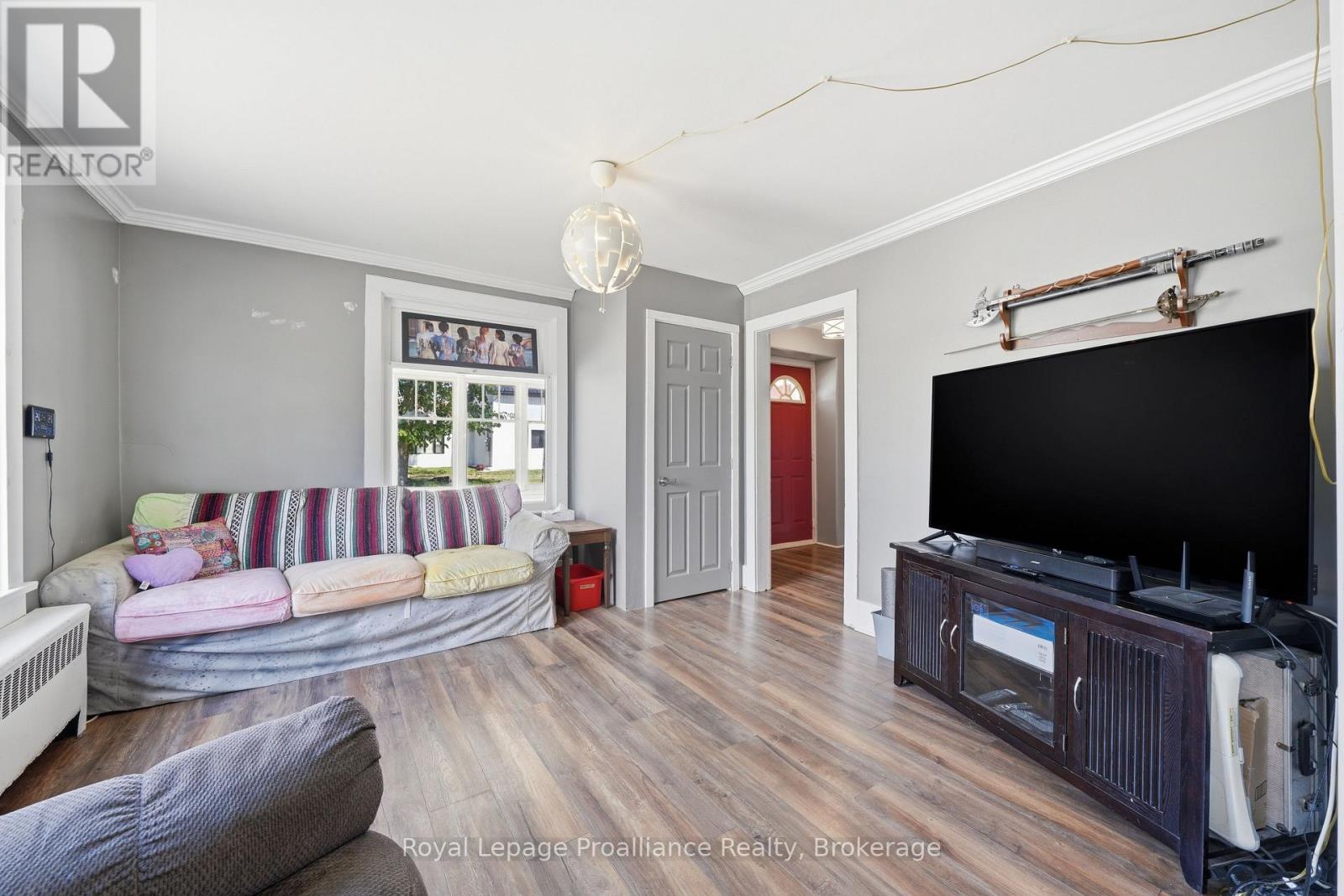 142 West Street, Quinte West, Ontario  K8V 2M5 - Photo 9 - X13212952