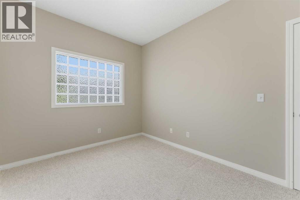 12 Rocky Vista Terrace NW, Calgary, Alberta  T3G 5G5 - Photo 35 - A2315187