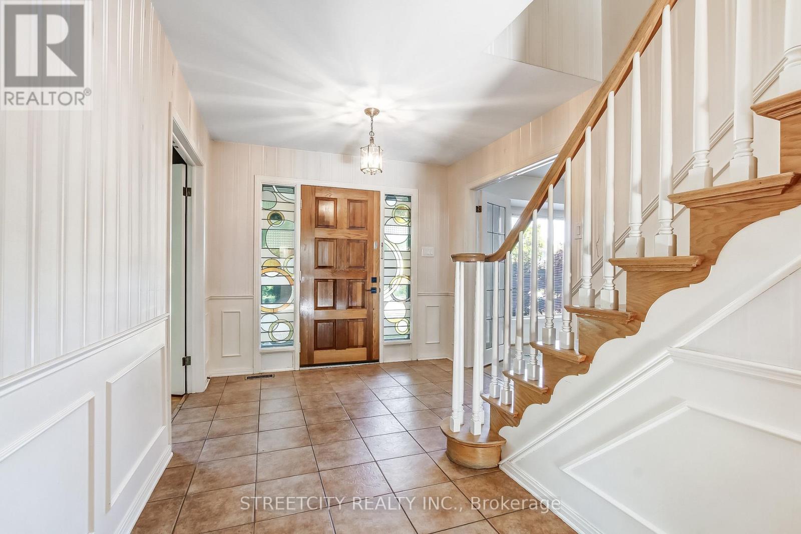 648 Cranbrook Road, London South, Ontario  N6K 1W6 - Photo 2 - X13213056