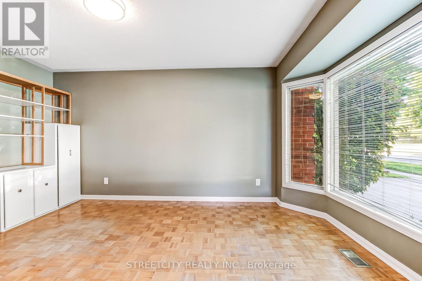648 Cranbrook Road, London South, Ontario  N6K 1W6 - Photo 4 - X13213056