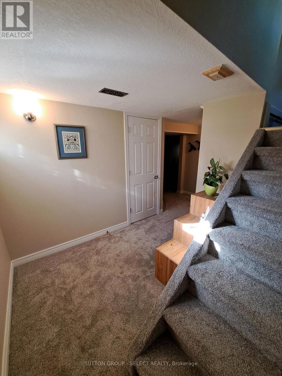 332 Ridgewood Crescent, London South, Ontario  N6J 3G6 - Photo 13 - X13213182