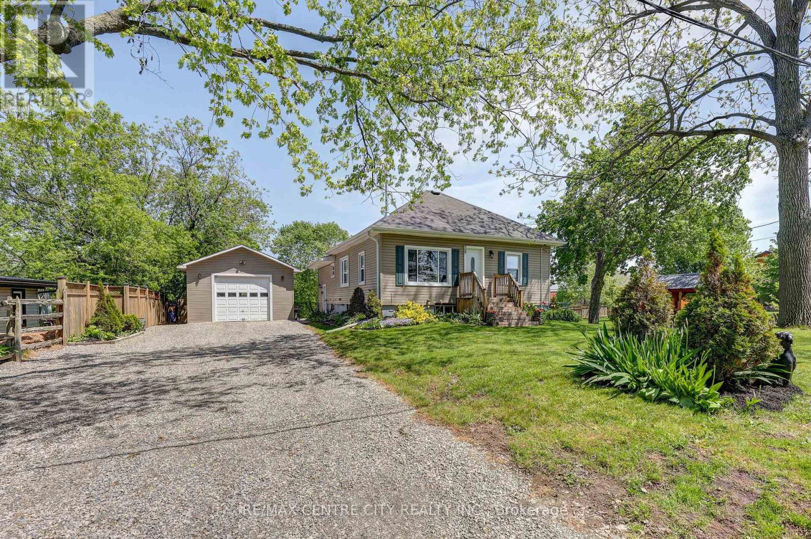 28 CENTRE STREET, Bayham, Ontario