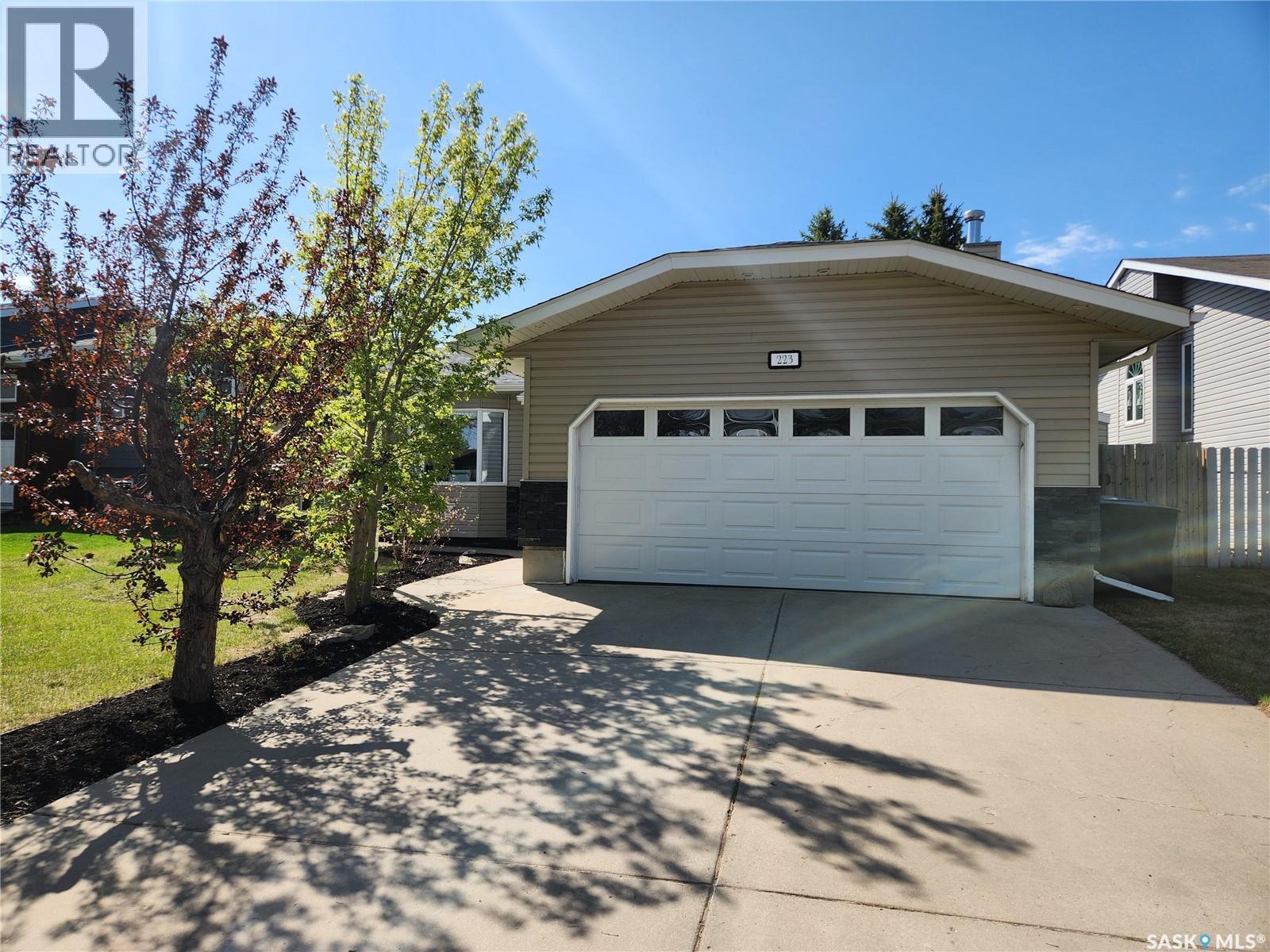 223 Adilman Drive, Saskatoon, Saskatchewan  S7K 7S1 - Photo 2 - SK037215