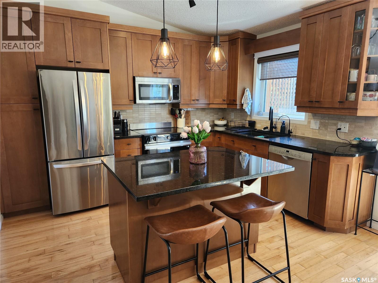 223 Adilman Drive, Saskatoon, Saskatchewan  S7K 7S1 - Photo 7 - SK037215
