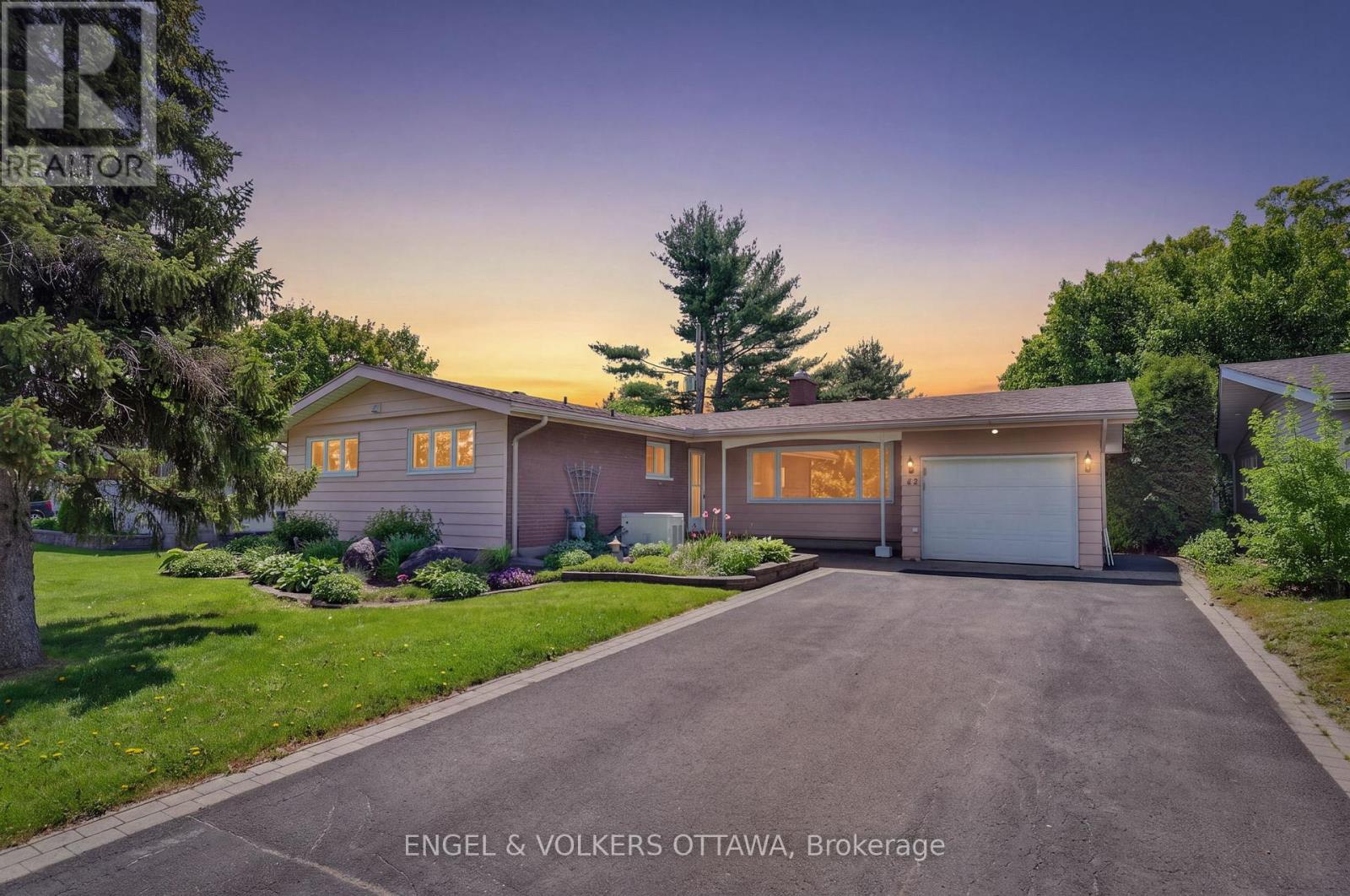 62 WIGAN DRIVE, Ottawa, Ontario