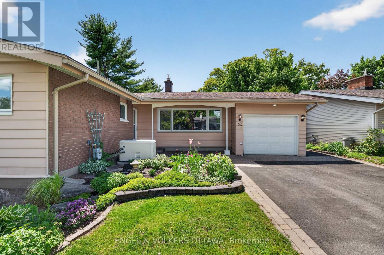 62 Wigan Drive, Ottawa, Ontario  K2E 6L1 - Photo 2 - X13213386
