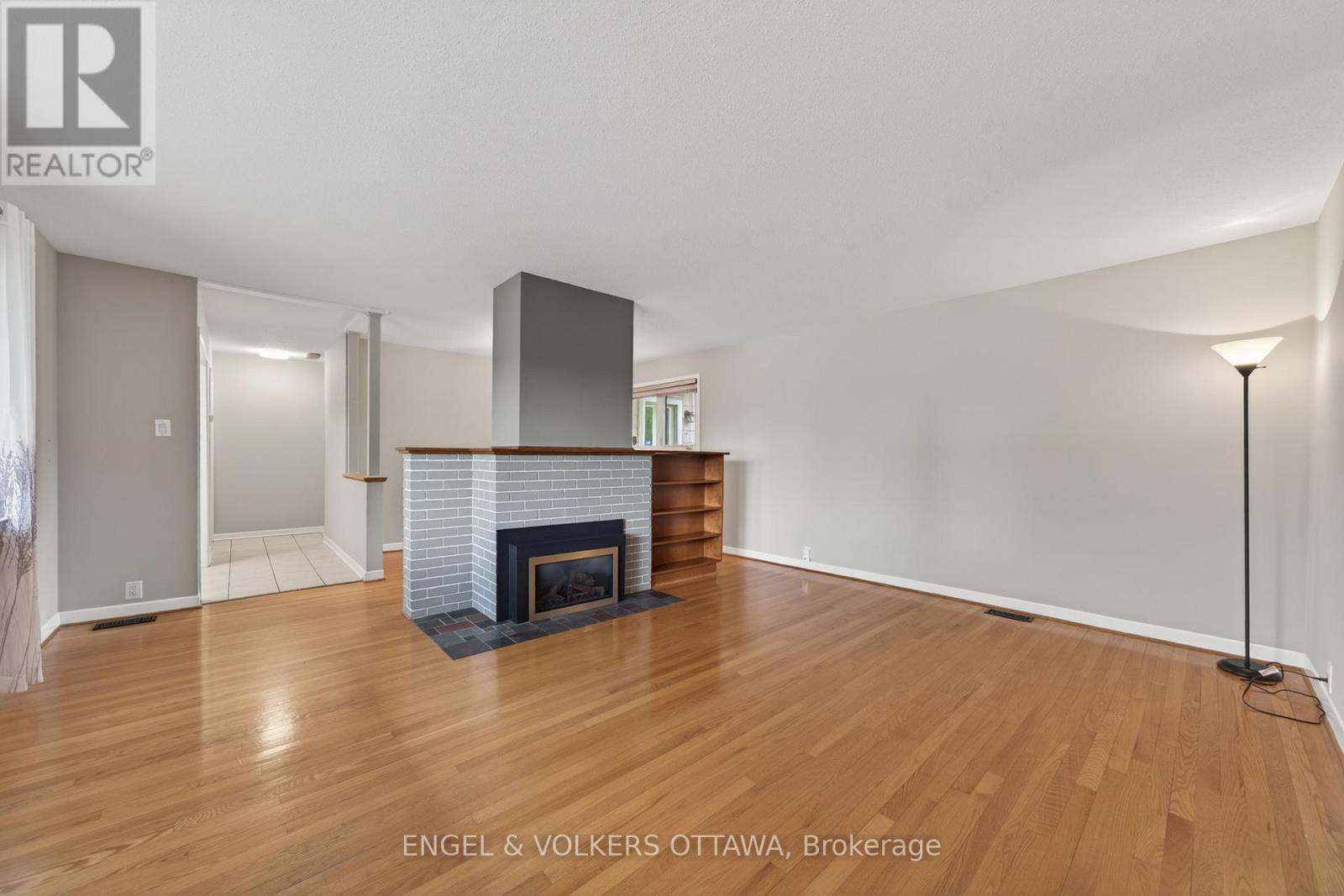 62 Wigan Drive, Ottawa, Ontario  K2E 6L1 - Photo 4 - X13213386