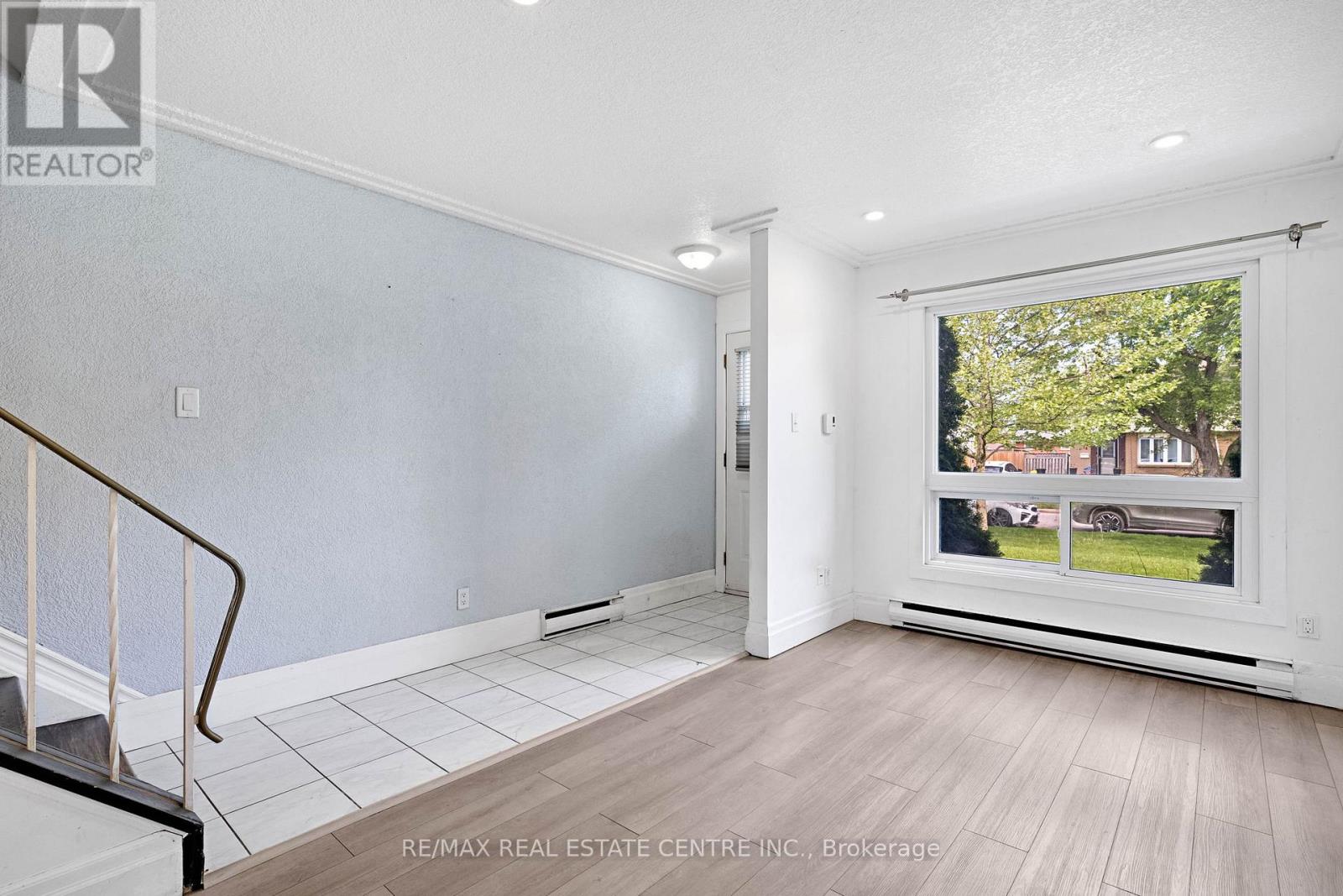 D - 71d Wellesley Crescent, London East, Ontario  N5V 1J6 - Photo 2 - X13166892