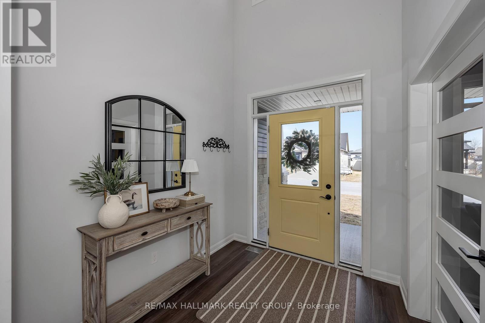 1025 Diamond Street, Clarence-Rockland, Ontario K4K 1P6 - Photo 4 - X12972106