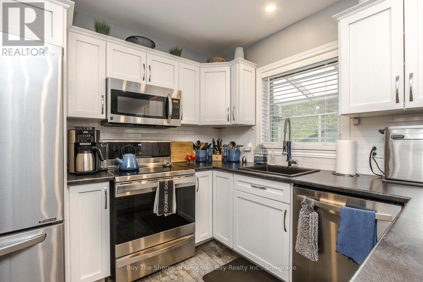 27 Don Street, Penetanguishene, Ontario  L9M 1E5 - Photo 14 - S13213136