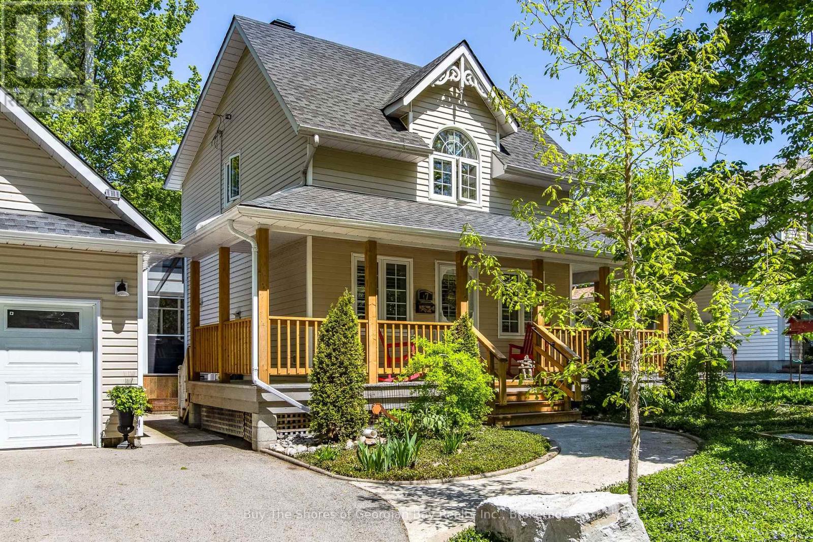 27 Don Street, Penetanguishene, Ontario  L9M 1E5 - Photo 2 - S13213136