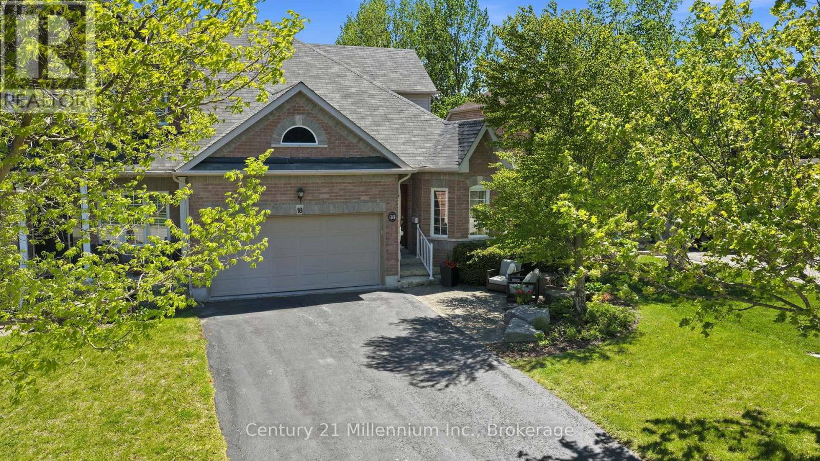 18 Thomas Drive, Collingwood, Ontario L9Y 0A6 - Photo 2 - S13213446