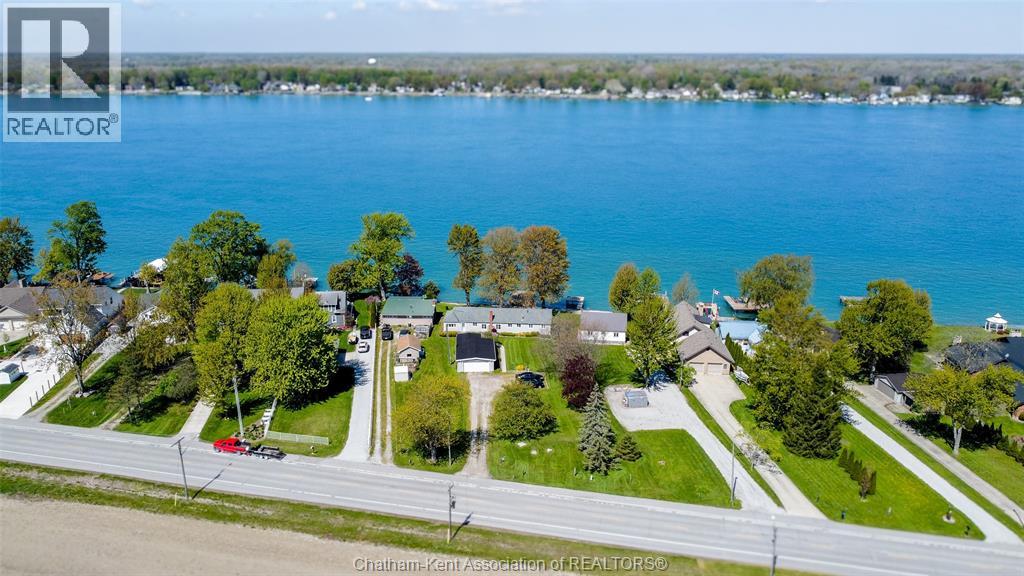 3057 St.clair Parkway, Sombra, Ontario  N0P 2H0 - Photo 2 - 26010584