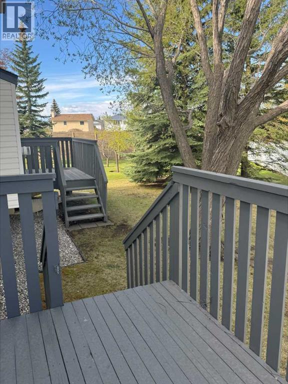 402 Citadel Heights Nw, Calgary, Alberta  T3G 4A1 - Photo 3 - A2280237
