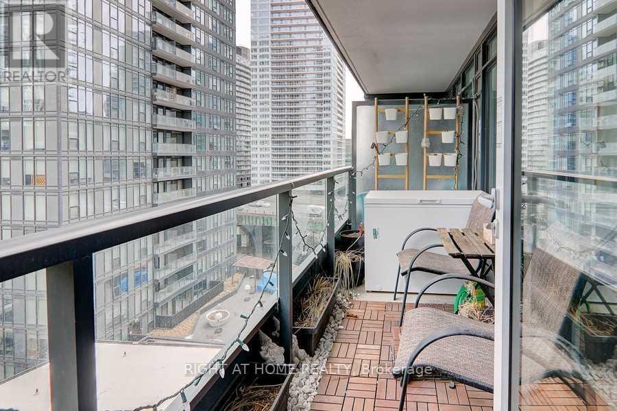906 - 80 Queens Wharf Road, Toronto, Ontario  M5V 0J3 - Photo 10 - C13212972