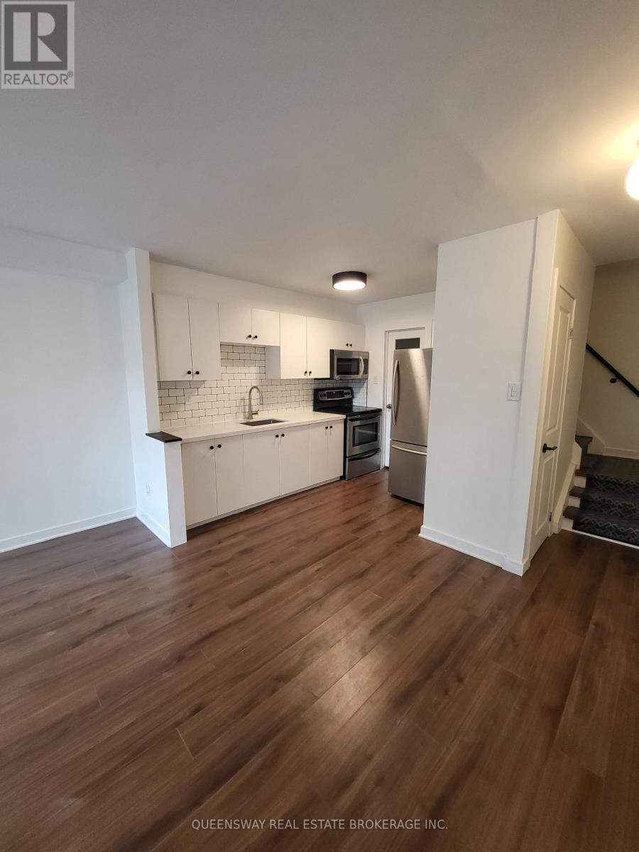 2 - 965 Eglinton Avenue W, Toronto, Ontario  M6C 2C4 - Photo 1 - C13213020