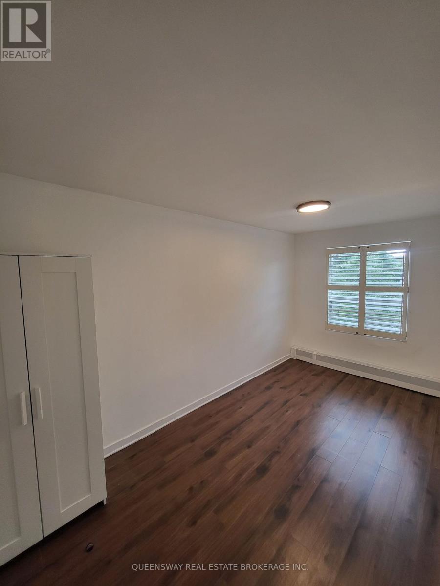 2 - 965 Eglinton Avenue W, Toronto, Ontario  M6C 2C4 - Photo 6 - C13213020
