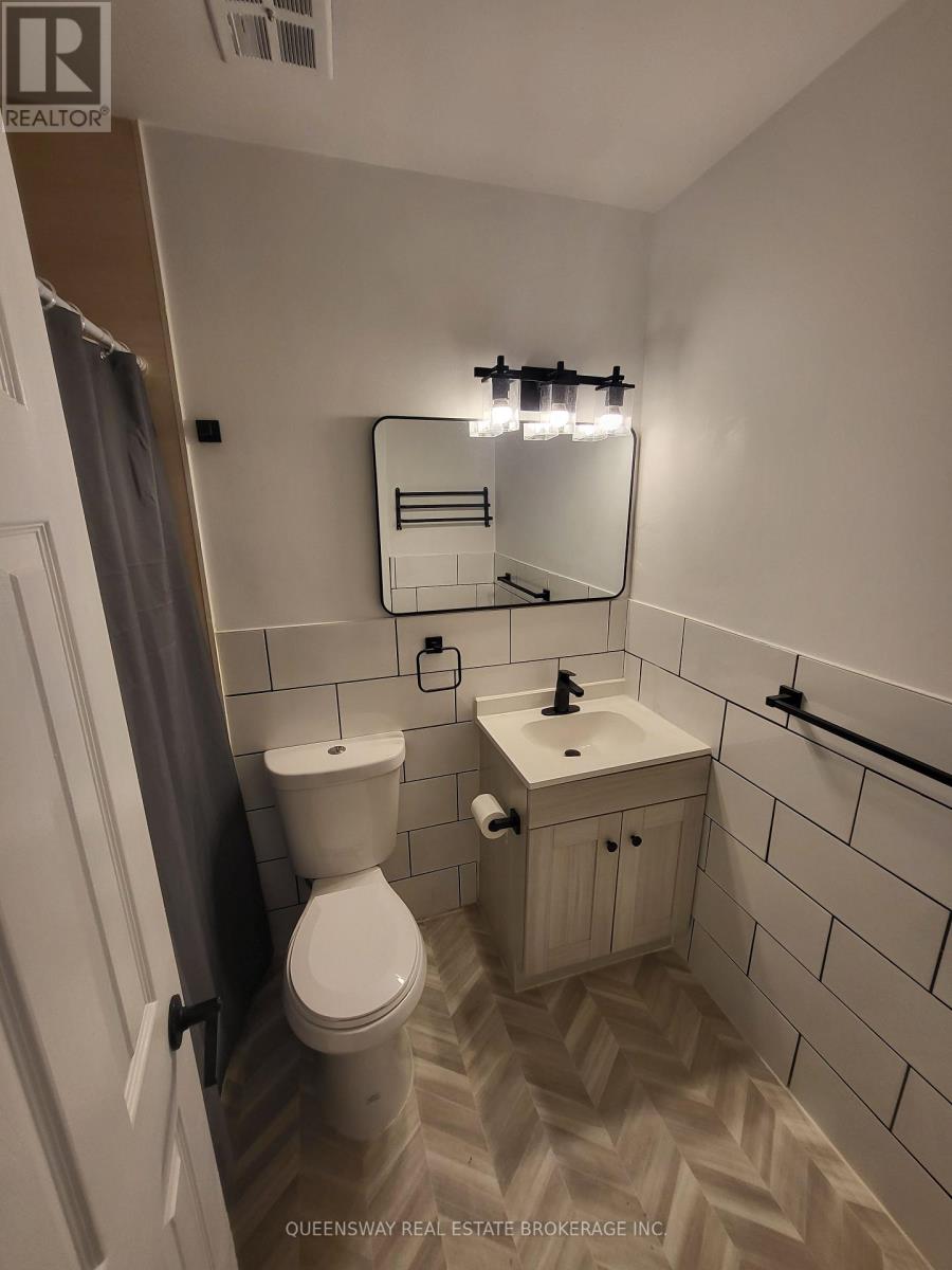 2 - 965 Eglinton Avenue W, Toronto, Ontario  M6C 2C4 - Photo 7 - C13213020