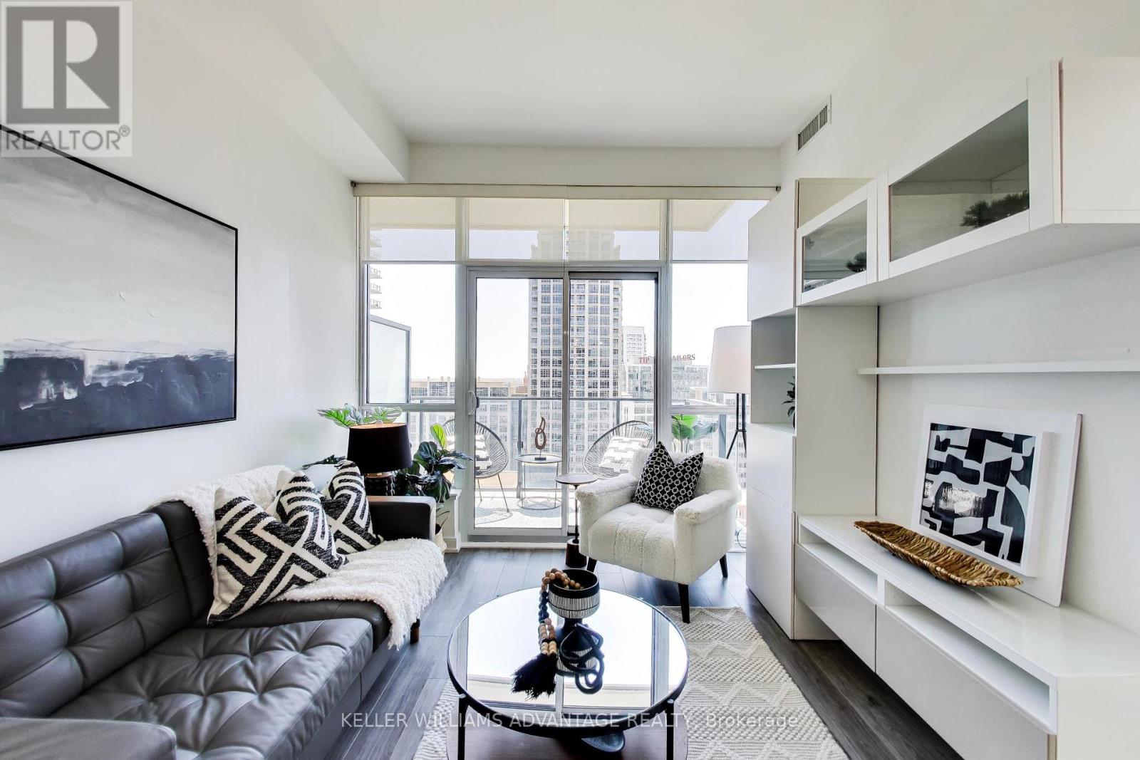 1608 - 50 Bruyeres Mews, Toronto, Ontario  M5V 0A7 - Photo 1 - C13213082